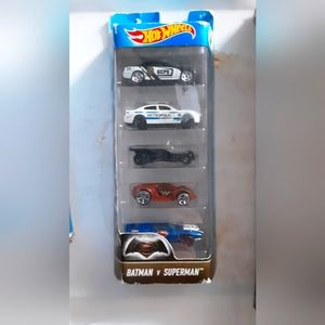 5 pk Collectible Hot Wheels Batman v Superman - NEW